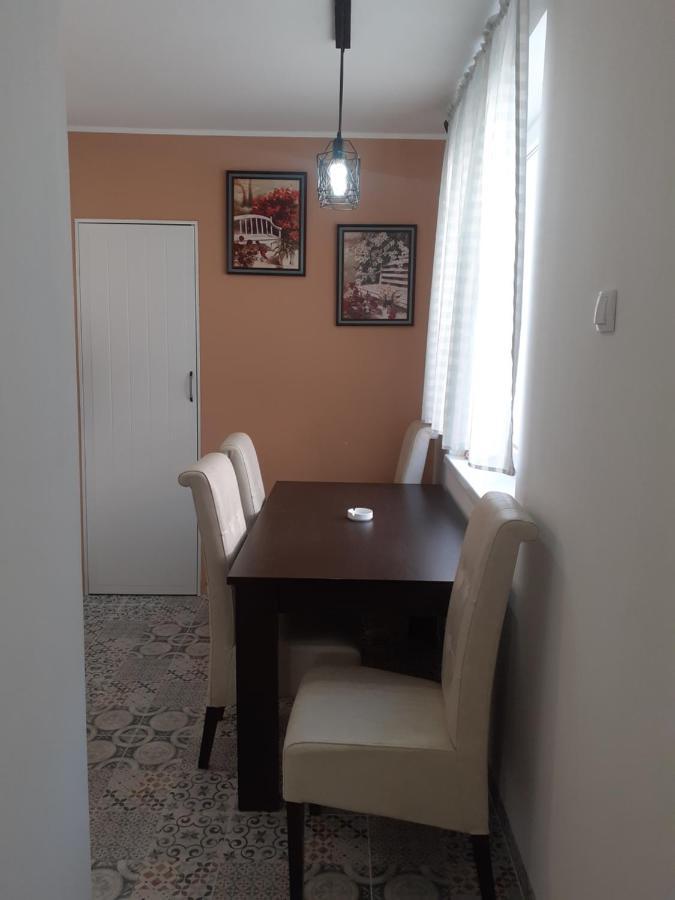 Apartman Jovana Сремска-Митровица Экстерьер фото