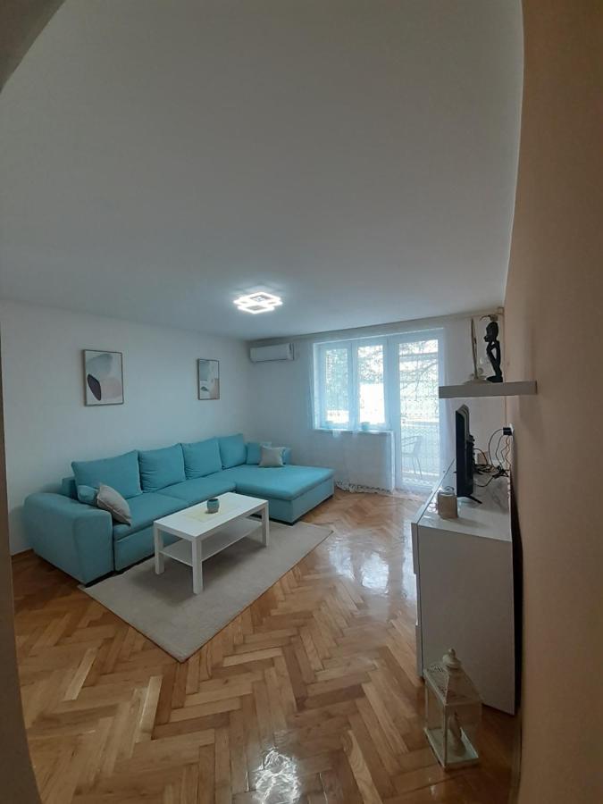 Apartman Jovana Сремска-Митровица Экстерьер фото