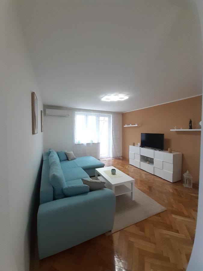 Apartman Jovana Сремска-Митровица Экстерьер фото